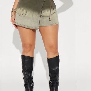 NWOT Olive Wrap Skort